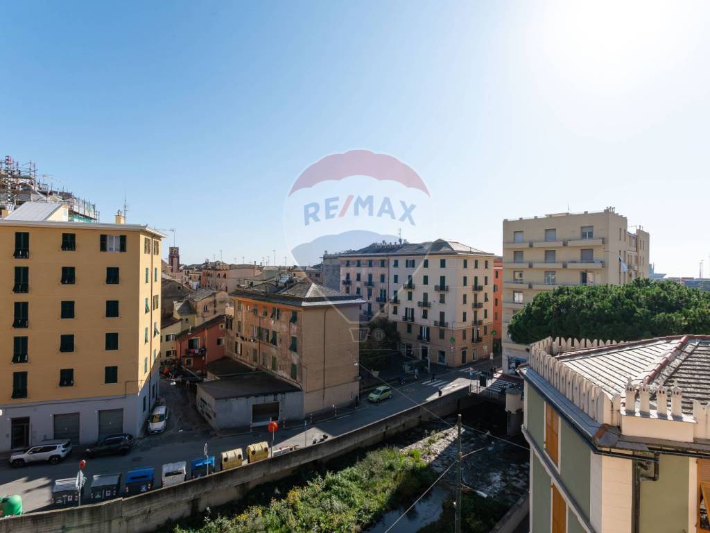 appartamento in vendita a Genova in zona Palmaro / Pra'