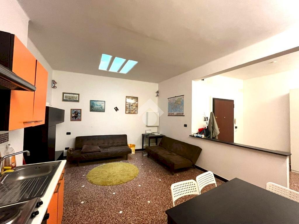 appartamento in vendita a Genova in zona Sottoripa / Maddalena / Molo
