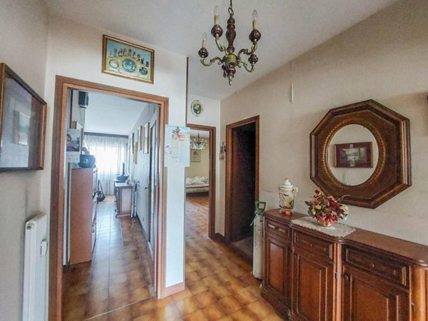 appartamento in vendita a Genova in zona Rivarolo