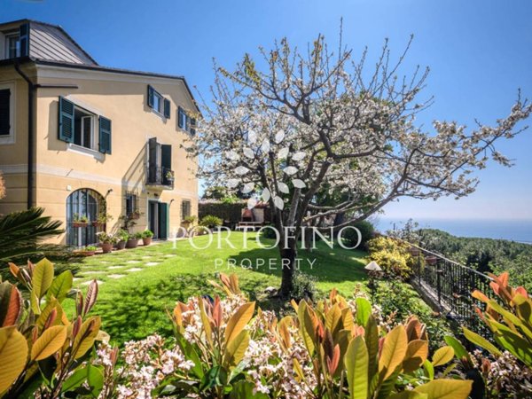 casa indipendente in vendita a Genova in zona Castelletto