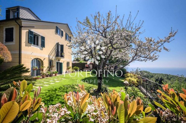casa indipendente in vendita a Genova in zona Castelletto