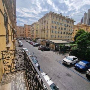 appartamento in vendita a Genova in zona Foce