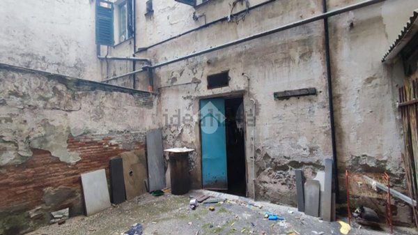 negozio in vendita a Genova in zona Lagaccio / Granarolo