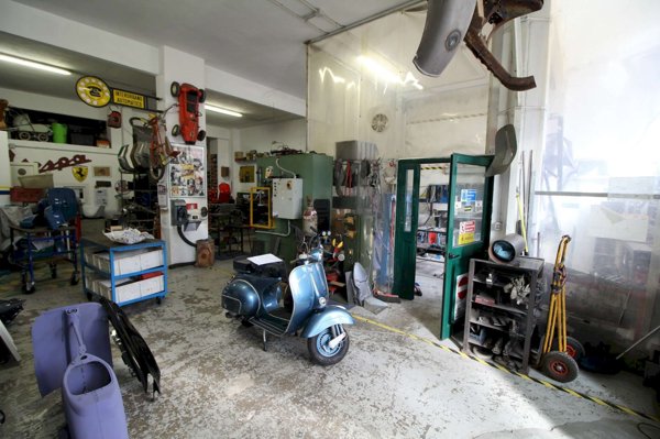 locale di sgombero in vendita a Genova