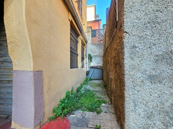 casa indipendente in vendita a Genova in zona Foce