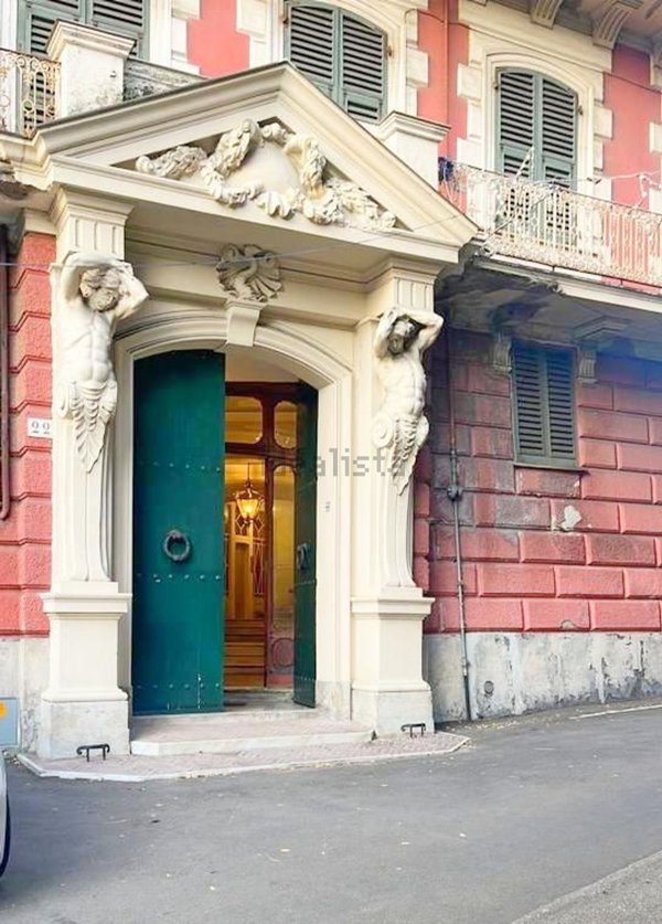 appartamento in vendita a Genova in zona Castelletto