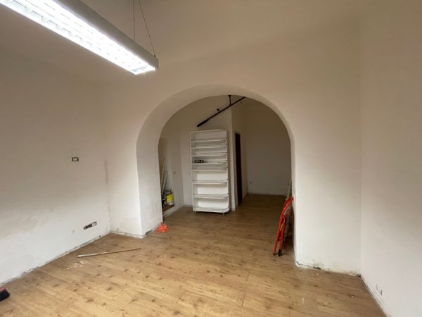 locale commerciale in vendita a Genova in zona Albaro