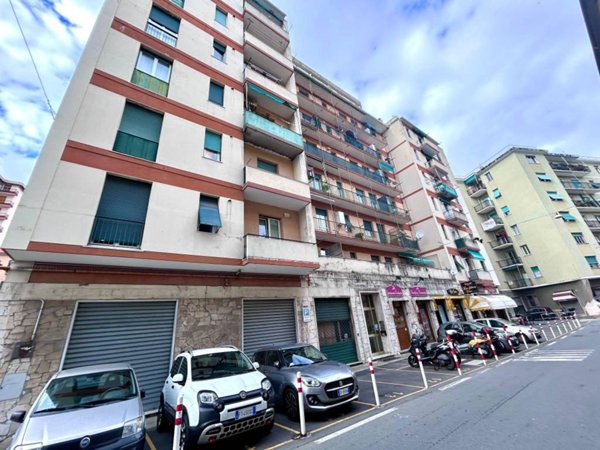 appartamento in vendita a Genova in zona Sestri Ponente