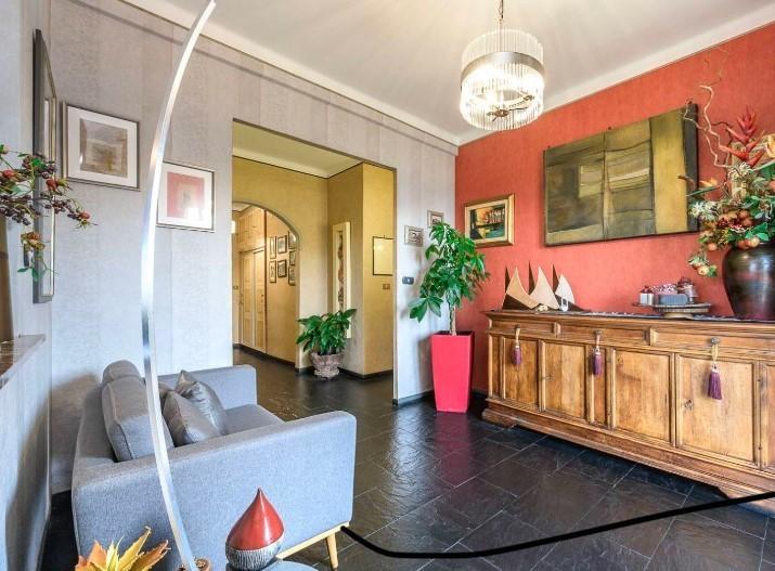 appartamento in vendita a Genova in zona Sturla