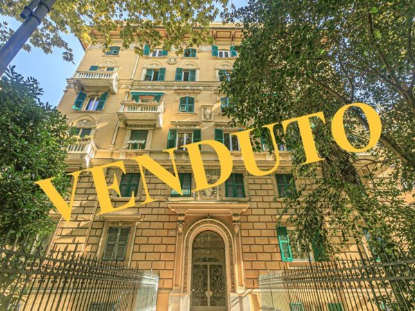 appartamento in vendita a Genova in zona Foce