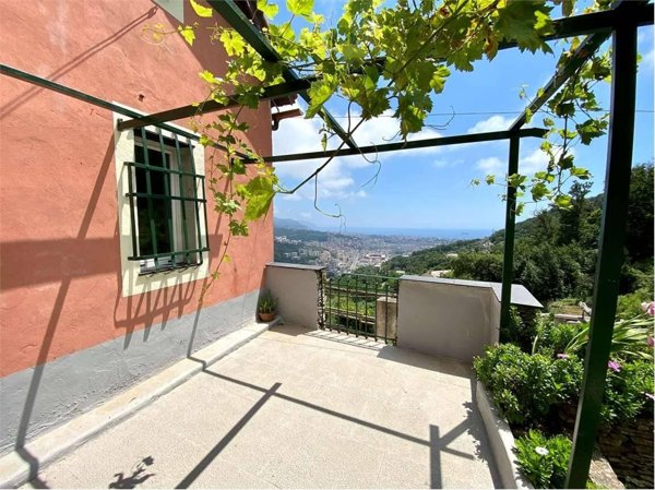 casa indipendente in vendita a Genova in zona Castelletto