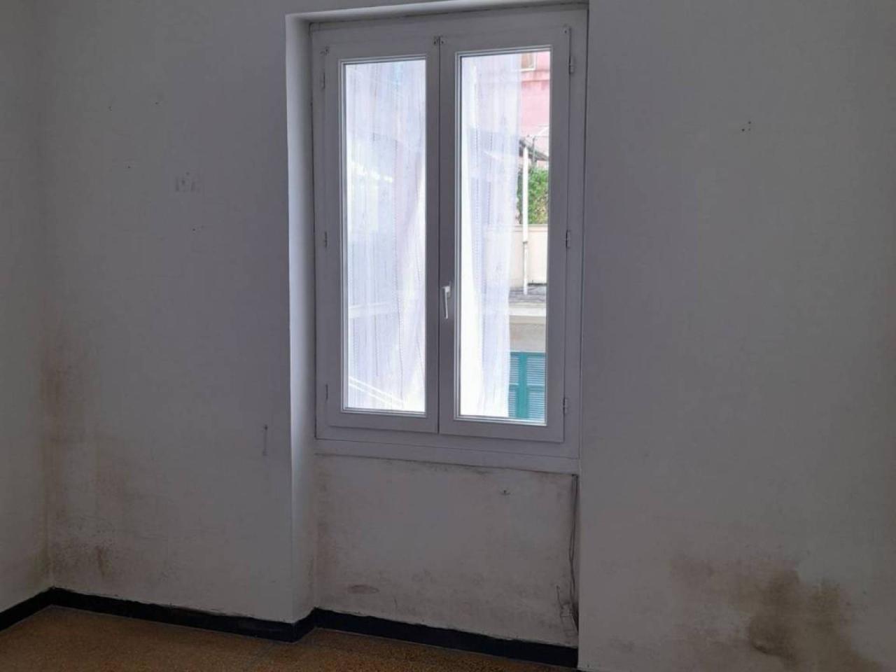 appartamento in vendita a Genova in zona Sestri Ponente
