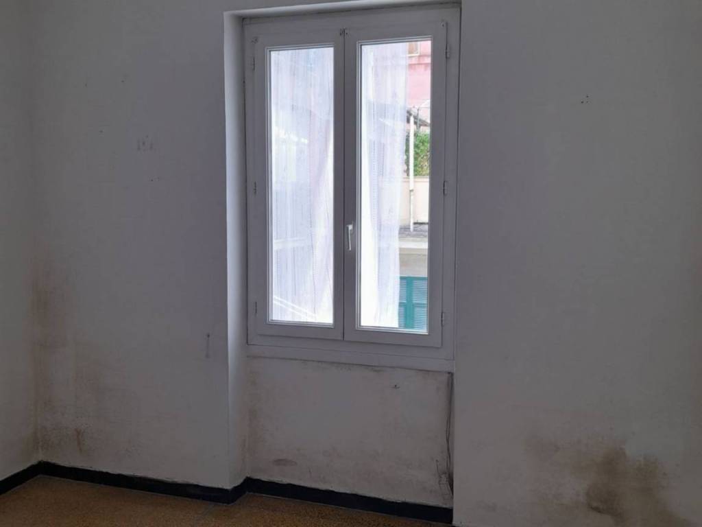 appartamento in vendita a Genova in zona Sestri Ponente