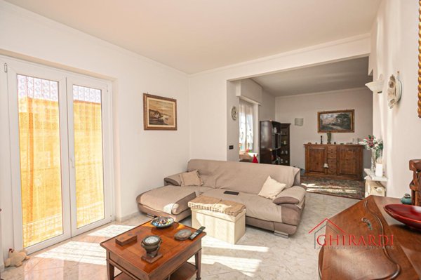 appartamento in vendita a Genova in zona Sestri Ponente