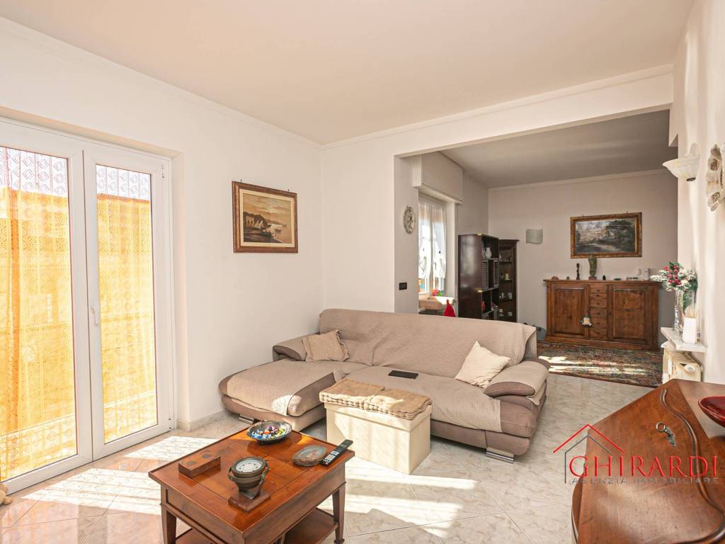 appartamento in vendita a Genova in zona Sestri Ponente