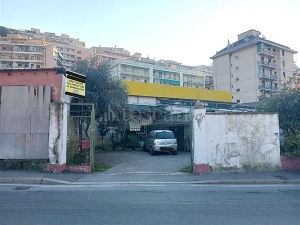 ufficio in vendita a Genova in zona Staglieno