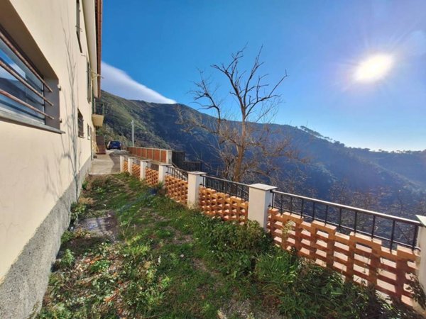 casa indipendente in vendita a Genova in zona Nervi
