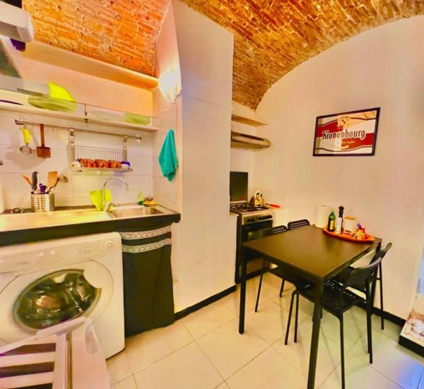 appartamento in vendita a Genova in zona Sottoripa / Maddalena / Molo