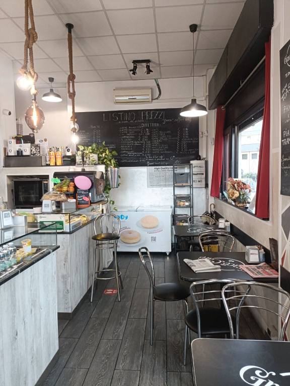 negozio in vendita a Genova in zona Sampierdarena