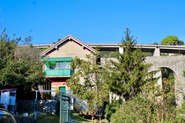 casa indipendente in vendita a Genova in zona Staglieno