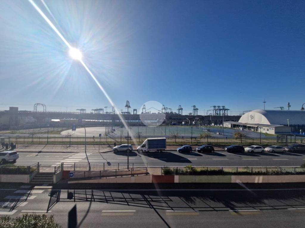 appartamento in vendita a Genova in zona Palmaro / Pra'