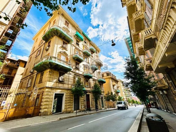 appartamento in vendita a Genova in zona Sestri Ponente
