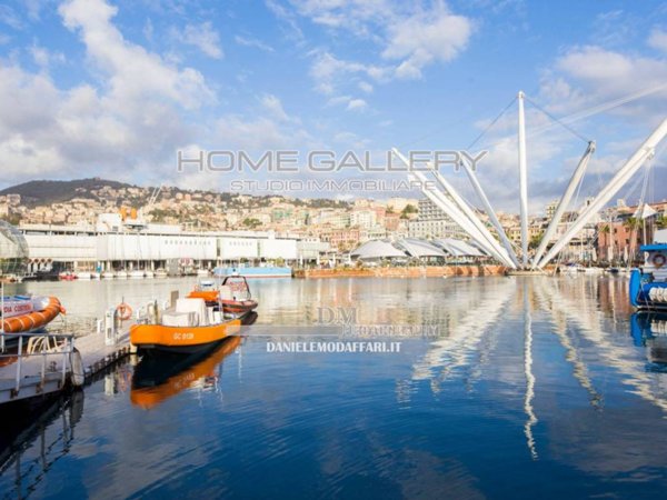 appartamento in vendita a Genova in zona Sottoripa / Maddalena / Molo