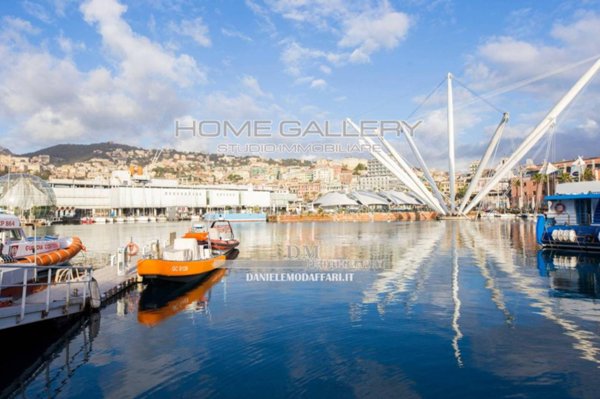 appartamento in vendita a Genova in zona Sottoripa / Maddalena / Molo