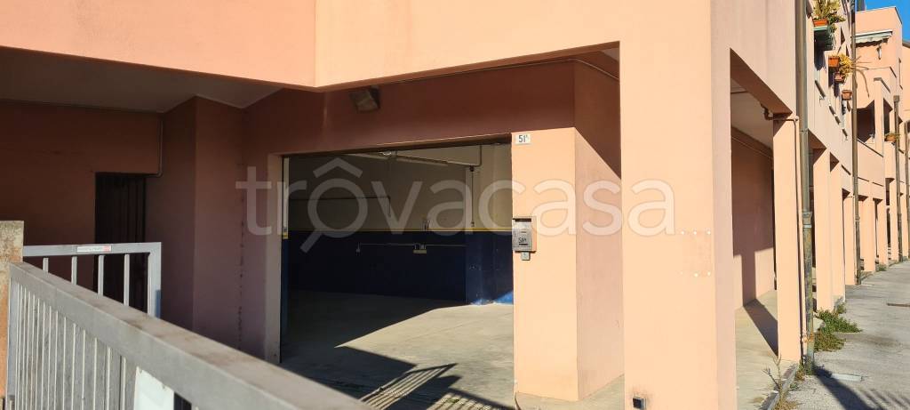 ufficio in vendita a Genova in zona Bolzaneto