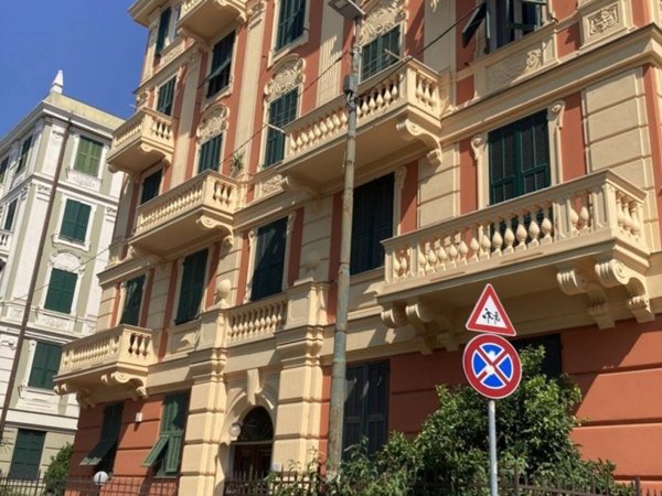 appartamento in vendita a Genova in zona Sestri Ponente