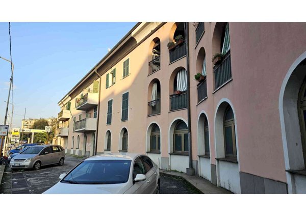 appartamento in vendita a Genova in zona Rivarolo