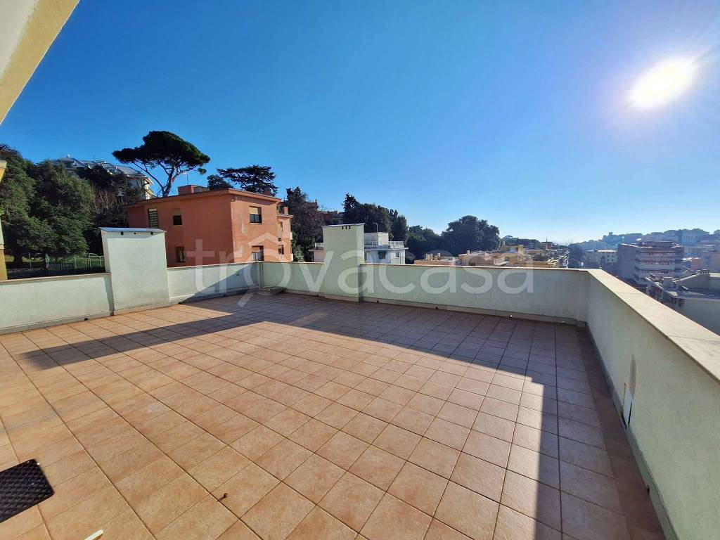 appartamento in vendita a Genova in zona Sturla