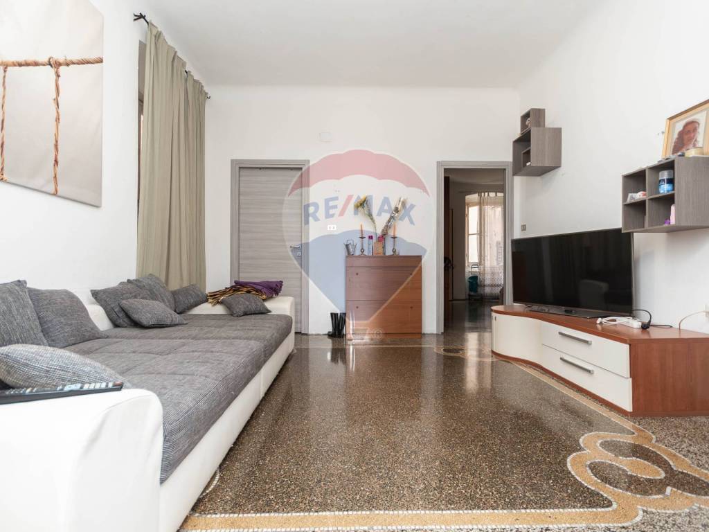 appartamento in vendita a Genova in zona Sestri Ponente