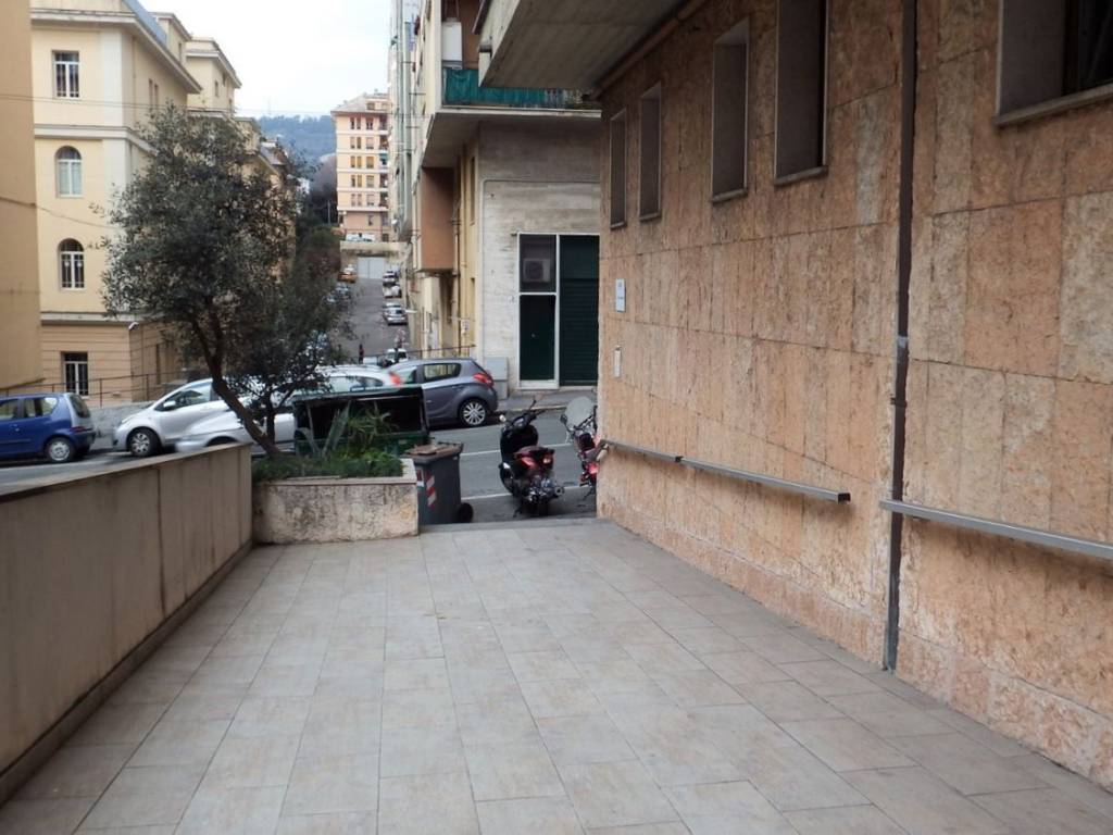 appartamento in vendita a Genova in zona Marassi