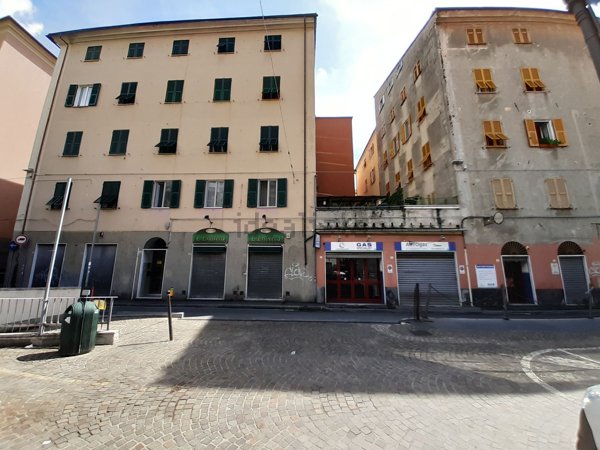 appartamento in vendita a Genova in zona Sestri Ponente