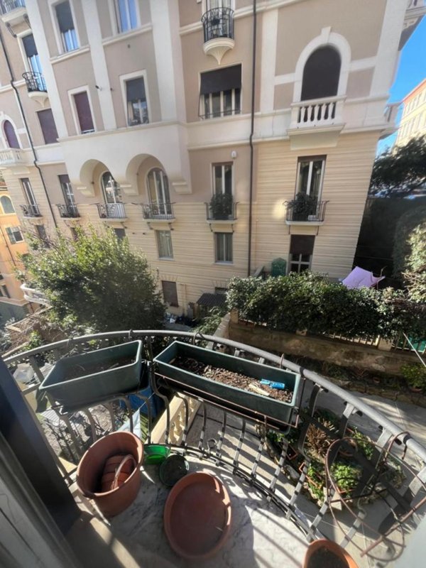 casa indipendente in vendita a Genova in zona Castelletto