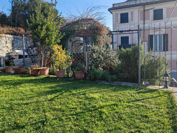 appartamento in vendita a Genova in zona Rivarolo