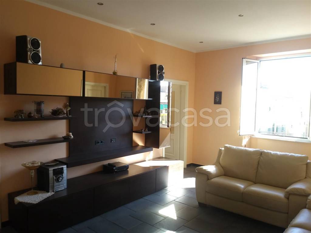 appartamento in vendita a Genova in zona Sestri Ponente
