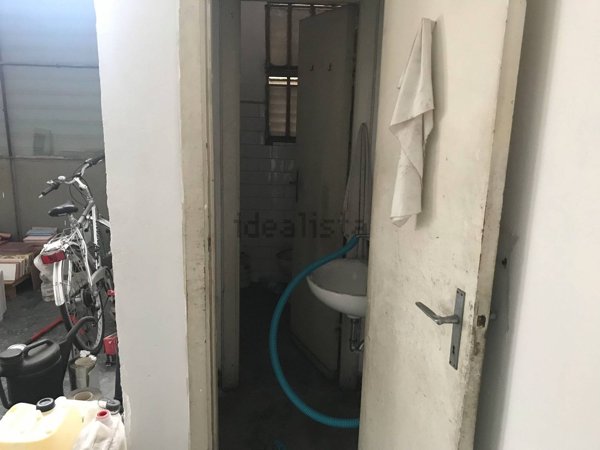 ufficio in vendita a Genova in zona Marassi
