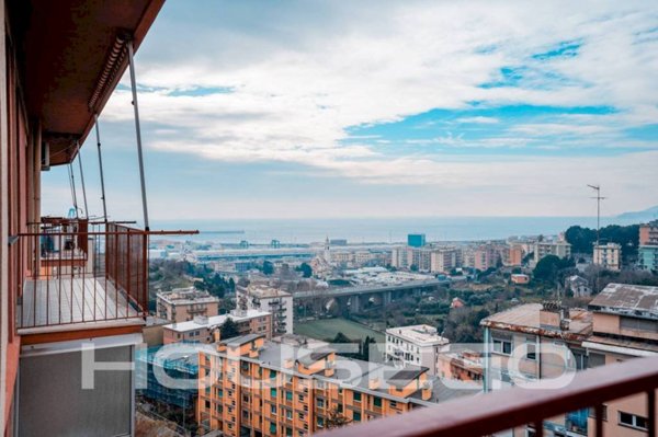 appartamento in vendita a Genova in zona Palmaro / Pra'