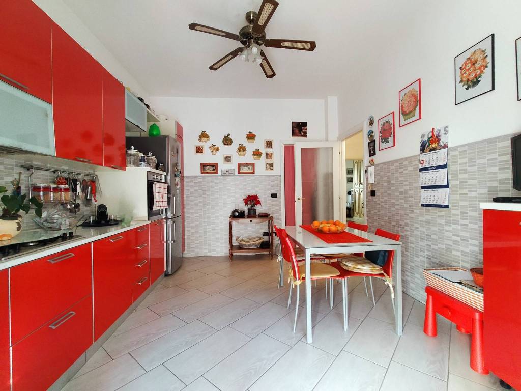 appartamento in vendita a Genova in zona Staglieno