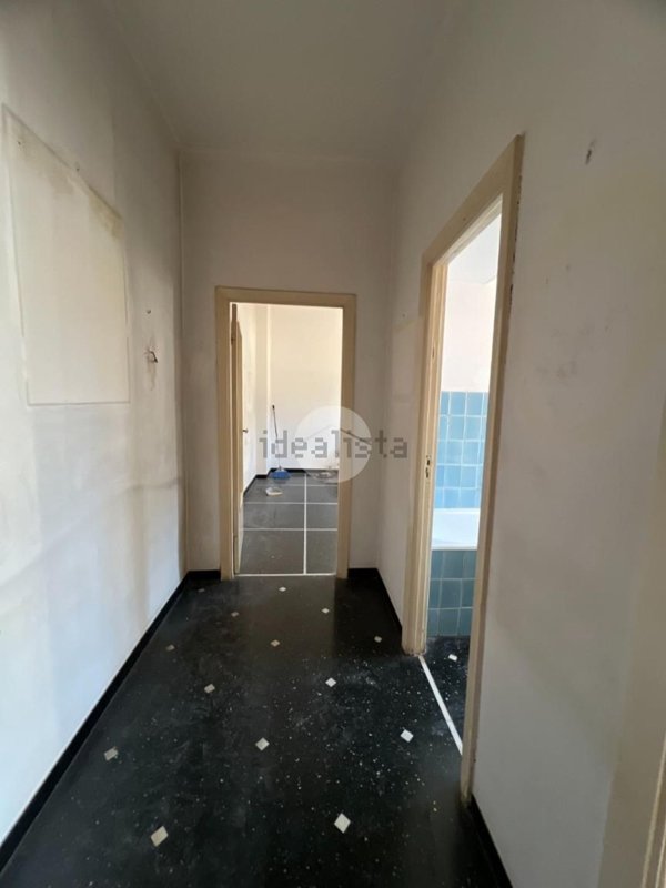 appartamento in vendita a Genova in zona Staglieno