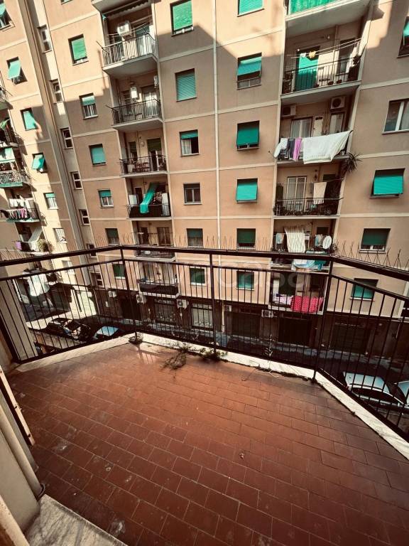 appartamento in vendita a Genova in zona Sestri Ponente