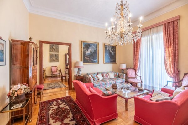 appartamento in vendita a Genova in zona Carignano