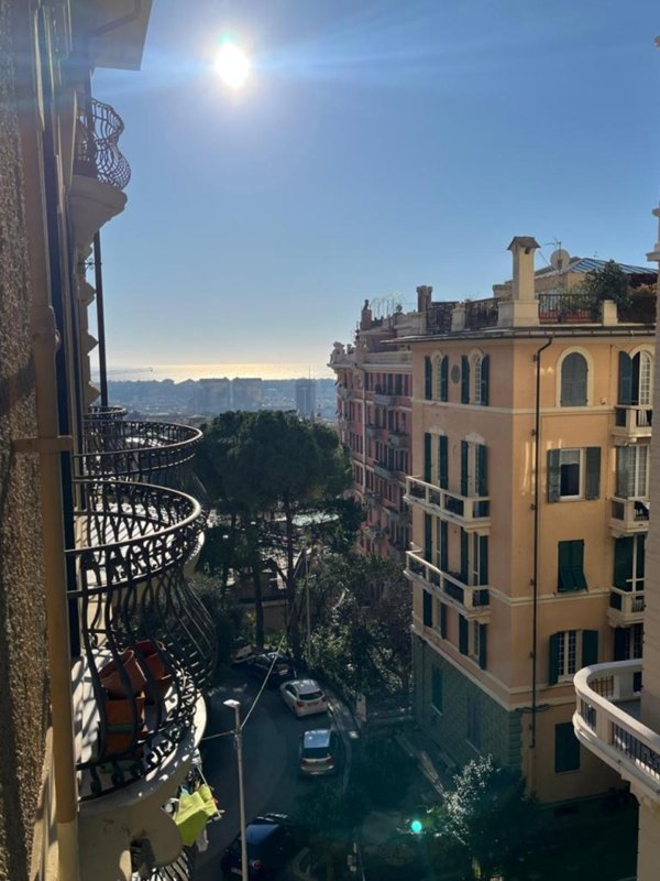 casa indipendente in vendita a Genova in zona Castelletto