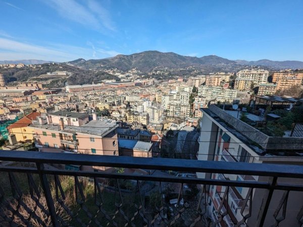 appartamento in vendita a Genova in zona Certosa