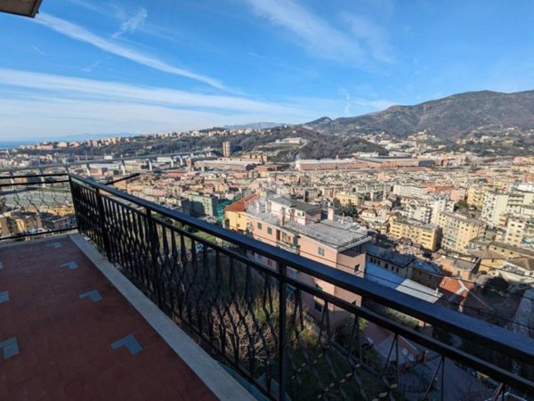 appartamento in vendita a Genova in zona Certosa