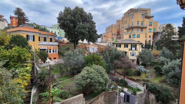 appartamento in vendita a Genova in zona Sturla
