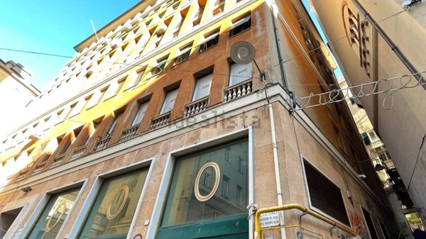ufficio in vendita a Genova in zona Sottoripa / Maddalena / Molo