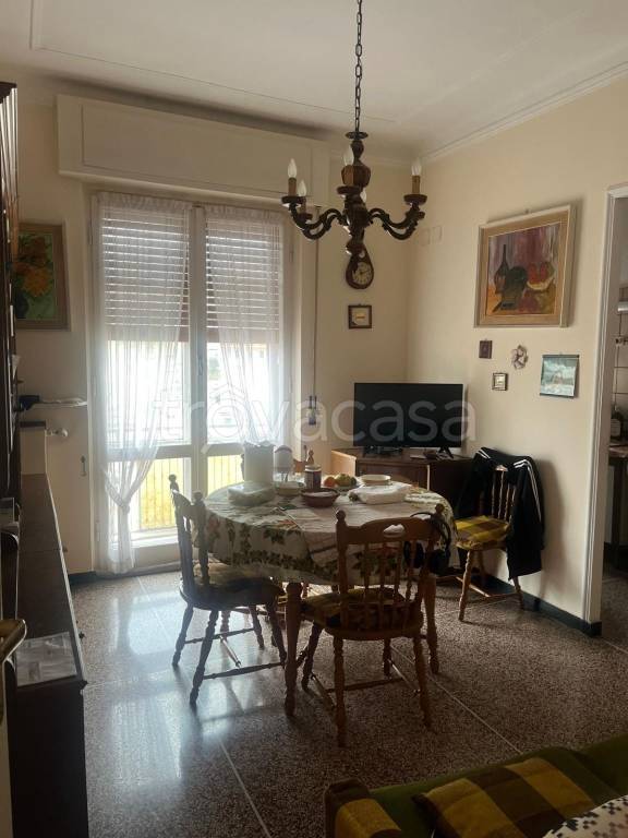 appartamento in vendita a Genova in zona Rivarolo